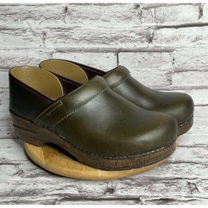 DANSKO Size 9 - 9.5 Womens Clogs Green Leather